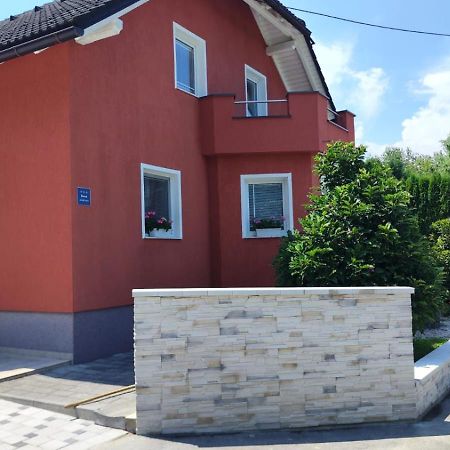 Apartment Igor - Holiday Home Ostarije ภายนอก รูปภาพ